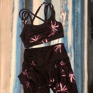 GAIAM Yoga matching sports bra and leggings.